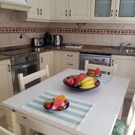 Casa Bonequinha Feriehus *